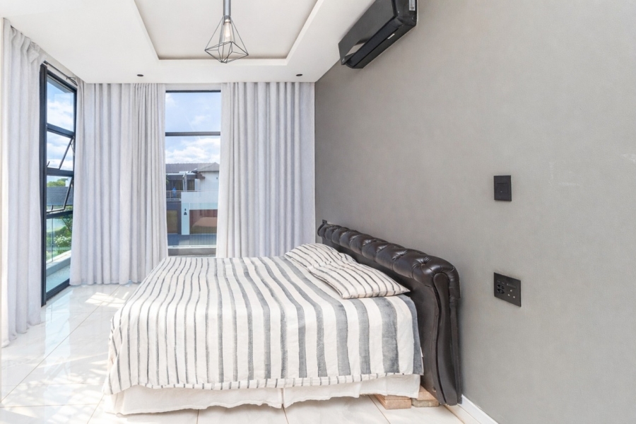 6 Bedroom Property for Sale in The Islands Estates North West
